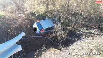 Auto precipita nel fosso a Cassacco, ferite due persone - Telefriuli