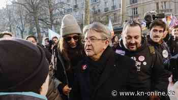 Proteste gegen Rentenreform in Frankreich: Linkspolitiker Mélenchon bei Demo in Paris
