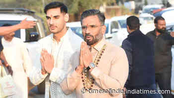 Suniel Shetty and Ahan Shetty greet the paps at Athiya and KL Rahul’s nuptials