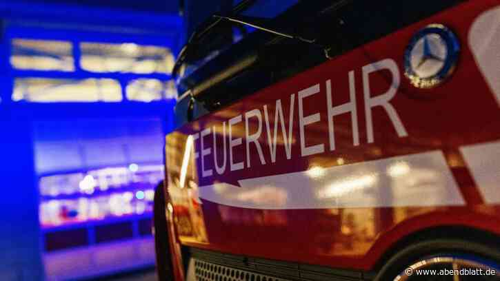 Hamburg: Brand in Gebäude neben Tankstelle in Heimfeld