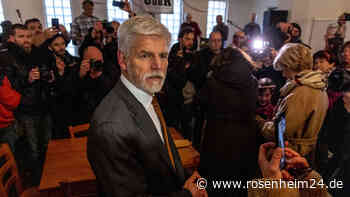 Präsidentenwahl in Tschechien endet: Ex-General oder Milliardär?
