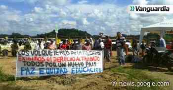 Volqueteros de Cimitarra protestan a la Ruta del Sol - Vanguardia