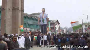Rahul Gandhi hoists Tricolour at Lal Chowk in Srinagar