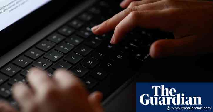 UK peers call for code of practice on protecting women on social media