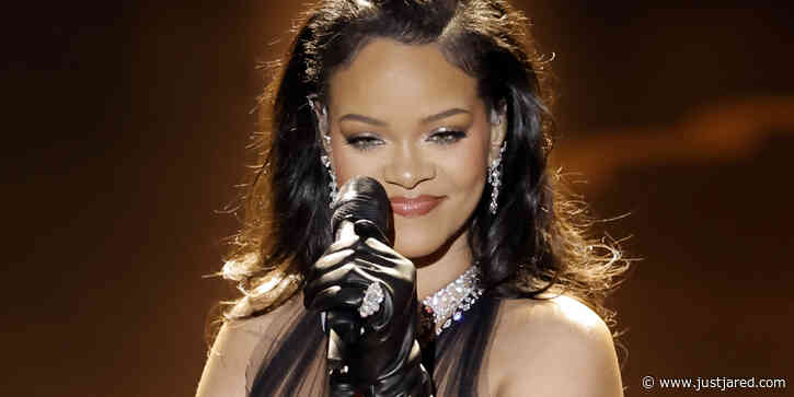 Rihanna Performs 'Lift Me Up' at Oscars 2023