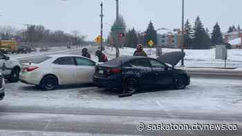 2-car crash leads to brief traffic snarl at busy Saskatoon intersection