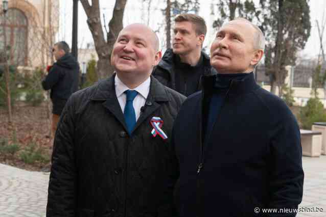 Dichter bij het front was Poetin nooit, en dat amper één dag na het arrestatiebevel: “Serieuze middelvinger naar het Westen”
