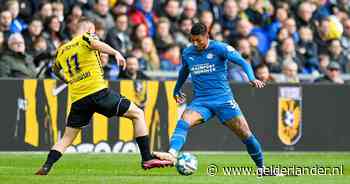 LIVE eredivisie | PSV verdedigt kleine voorsprong op Vitesse, Van Aanholt en Simons blinken uit