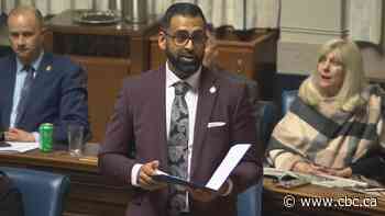 Obby Khan becomes first Muslim MLA to mark beginning of Ramadan in Manitoba legislature