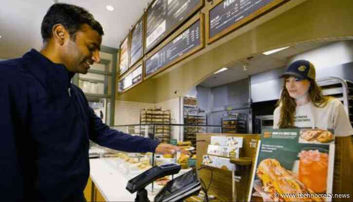 Toward Cashless: Panera Bread Debuts Palm Reading Payment System
