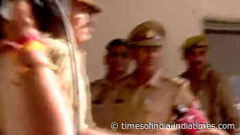 Gujarat: Police leave for Prayagraj with Atiq Ahmed from Sabarmati Jail