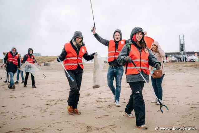 Meer dan 3.000 vrijwilligers ruimen 5 ton afval langs Belgische én Nederlands kust: “Dit is echt een brede beweging geworden”