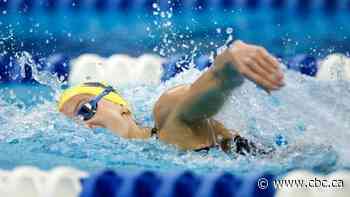 Summer McIntosh sets world record in 400m freestyle at Canadian swimming trials