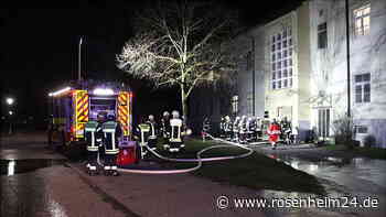 Rohrbruch während Feuerwehreinsatz: Fürs Inn-Salzach-Klinikum in Wasserburg kam es knüppeldick