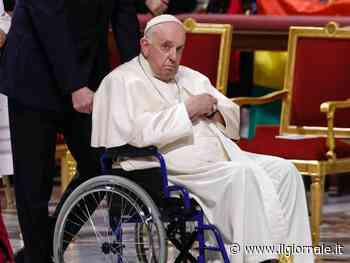 Il Papa ricoverato: "Problemi cardiaci e respiratori". Saltano le udienze