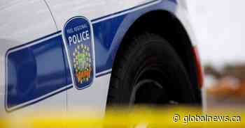 Man in custody, 2 people including police officer injured in Mississauga crash