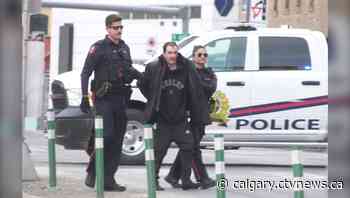 Man taken into custody, multiple people injured in downtown Calgary stabbings and assault