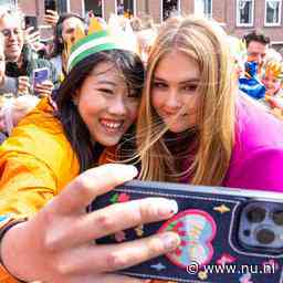 In beeld | Selfies, protest en fans van Feyenoord: het koninklijk bezoek aan Rotterdam
