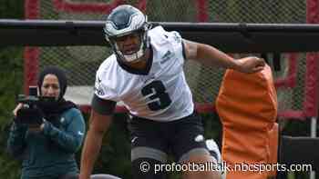 Eagles sign first-round pick Nolan Smith