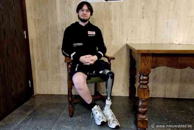 Yanni (19) verloor zijn been nadat wagen hem frontaal aanreed op fietspad: “Hij had geen schijn van kans”