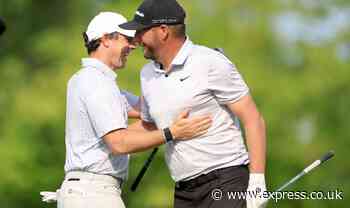 Golf teacher Michael Block dunks hole in one in front of Rory McIlroy at PGA Championship