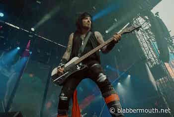 NIKKI SIXX Is 'One Of The Most Unique And Talented' Bass 'Players In The World', Says Producer BOB ROCK