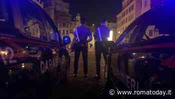 Lite fuori dal bar degenera, 25enne aggredisce i carabinieri