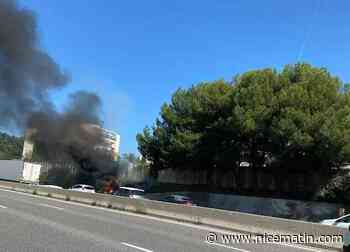 Une voiture en feu sur l'A8, la circulation perturbée ce samedi après-midi