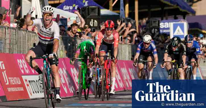 Mark Cavendish wins final stage of Giro d’Italia as Roglic takes overall victory