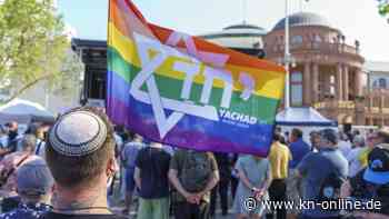 “Jeden Tag klare Kante gegen Antisemitismus”: Bündnis protestiert vor der Konzerthalle gegen Roger Waters