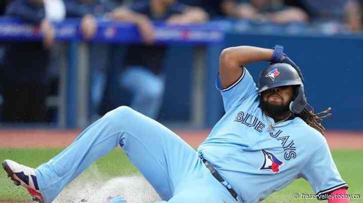 Toronto Blue Jays pound out 14 hits in 7-2 victory over Milwaukee Brewers