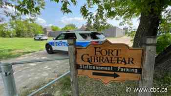 16 children, 1 adult injured in fall at Fort Gibraltar in Winnipeg
