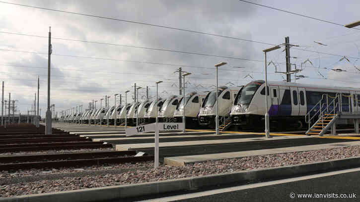 TfL in talks to buy more Elizabeth line trains to cope with HS2 demand