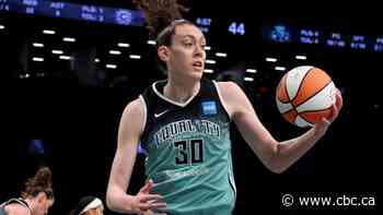 Breanna Stewart lifts Liberty over Sky in final seconds for 4th straight win