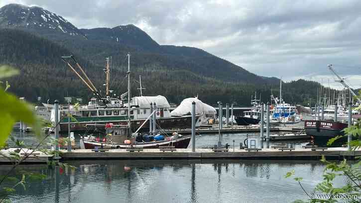 3 found dead on boat anchored off Sandy Beach in Juneau