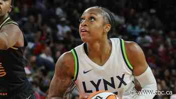 Mitchell's late basket lifts Lynx over Mystics for 1st win of season