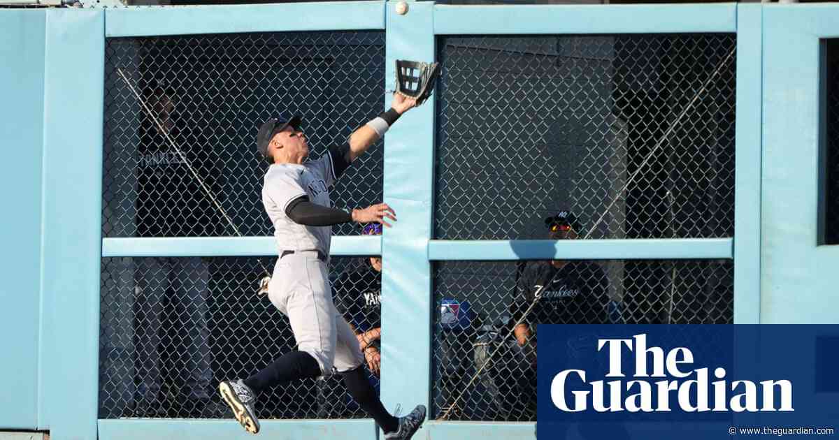 Aaron Judge crashes through door to make potential MLB catch of the year