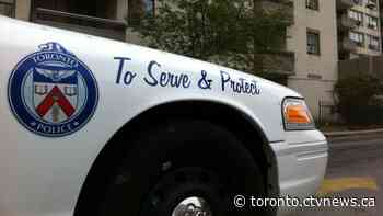 Police investigating after shooting victim walks into Toronto hospital