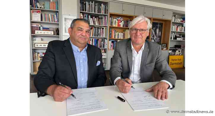 Unterzeichnung des Mietvertrags für das neue Zentrum des Verbandes Deutscher Sinti und Roma, Landesverband Hessen, in Darmstadt