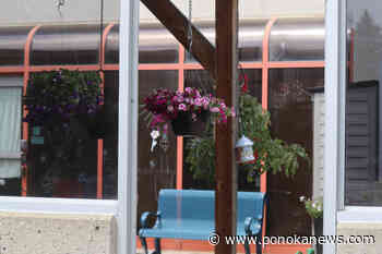 Ponoka Hospital Ladies Auxiliary beautifies long-term care patio