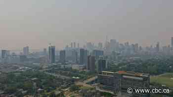Poor air quality, higher pollution levels persist in Toronto amid wildfire smoke Thursday