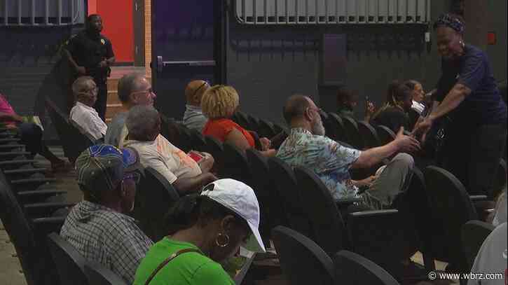 Residents of Glen Oaks gather for community meeting about proposed crime prevention district