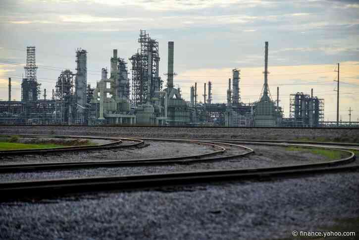 Marathon to Shut Third-Largest US Oil Refinery After Storage Tank Fire