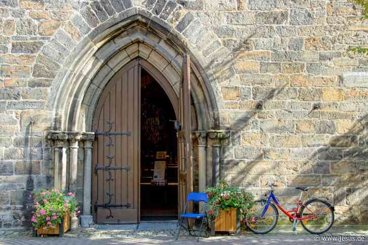 „Mir hat etwas gefehlt“ – Jedes Jahr kehren tausende Ausgetretene in die Kirchen zurück