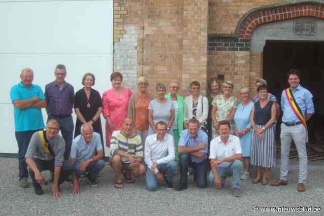 Zeventigers klinken in Kloosterkapel