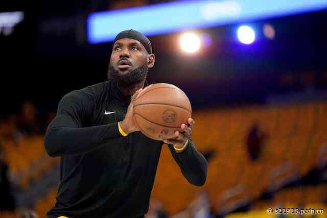 Lakers Video: LeBron James Working On His Jumper Prior To Training Camp
