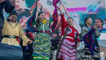 #TheMoment Indigenous dancers got to feel like pop stars