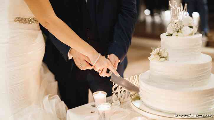 Bride claims she left her own wedding after husband smashes cake in her face: Experts chime in