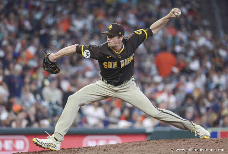 Padres’ Tim Hill Undergoes Finger Surgery
