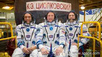 Accidental 1-year astronaut crew hands over command of ISS ahead of Sept. 27 landing